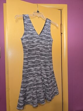 Banana Republic Black & White V-Neck Midi Flared Knit Dress